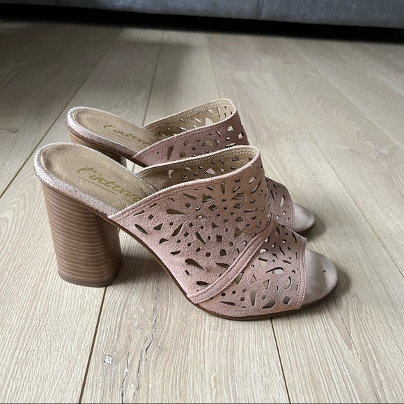 Nude pink sandals - Picture 2 of 3